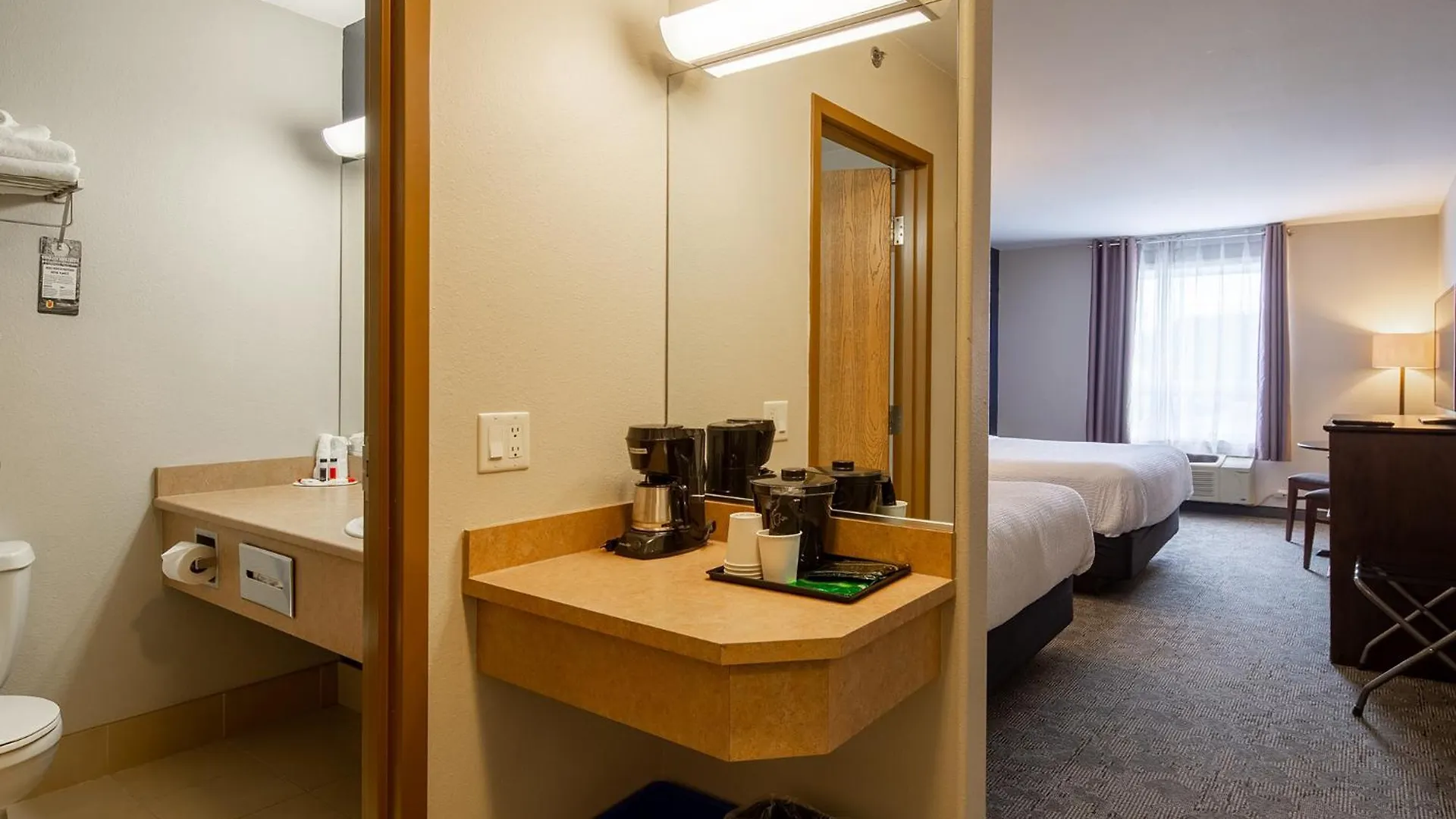 Hotel Super 8 By Wyndham St-Jerome Saint-Jerome Canada