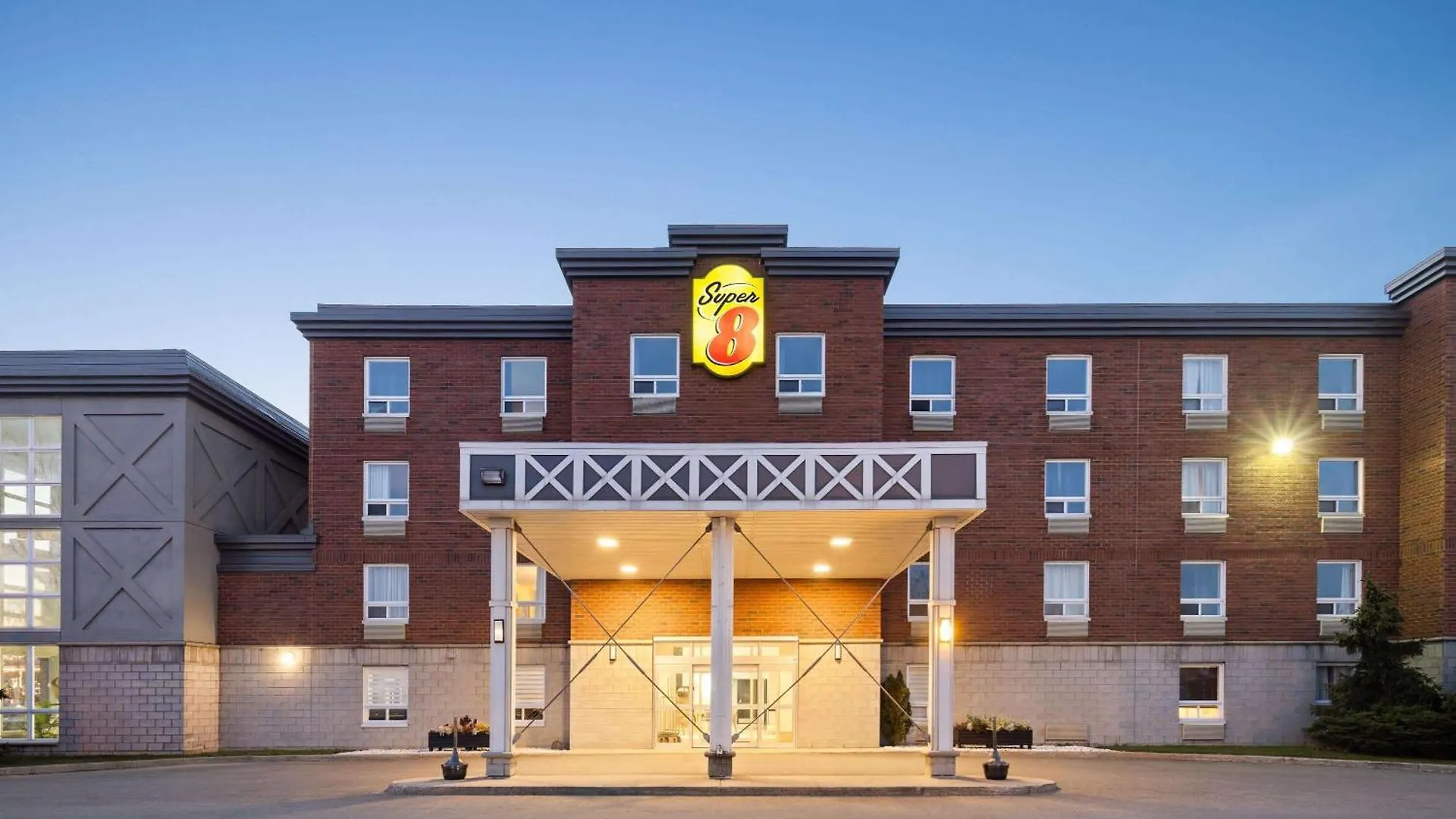 Hotel Super 8 By Wyndham St-Jerome Saint-Jerome
