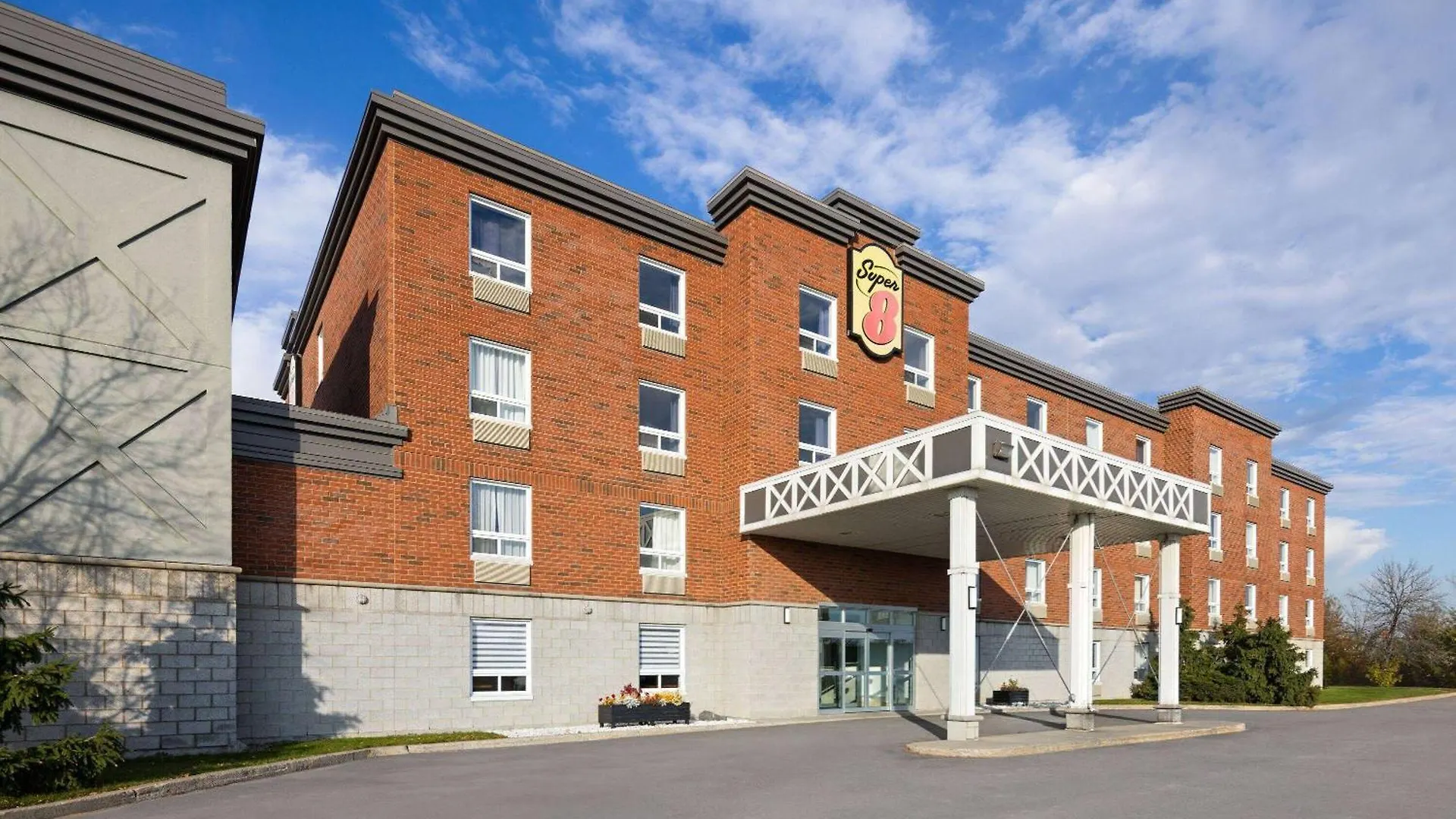 Hotel Super 8 By Wyndham St-Jerome Saint-Jerome